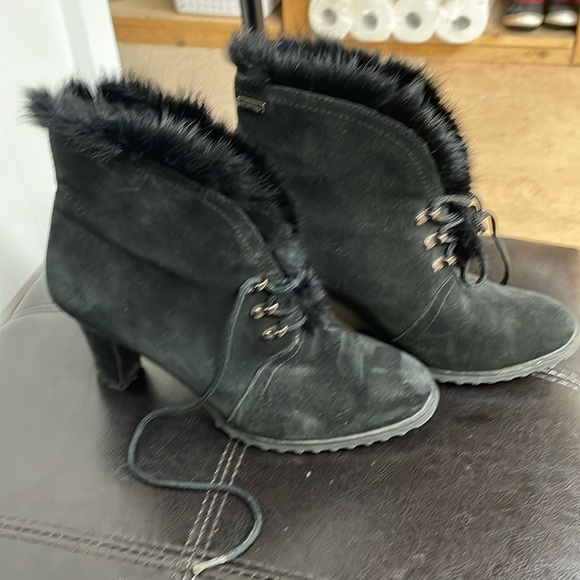 Size 6.6 waterproof leather suede high heel winter boots - Picture 1 of 8